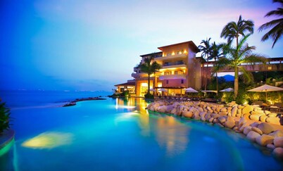 1BD Garza Blanca Oceanview Pool Beach Resort = 1BD Garza Blanca วิวทะเลสาบ สระว่ายน้ำ รีสอร์ตริมชายหาด