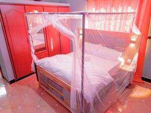 1 soveværelse, skrivebord, Wi-Fi