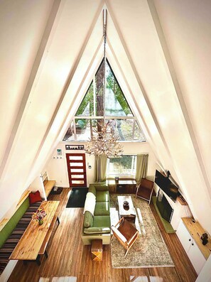 Smart-TV, Kamin, Videospiele