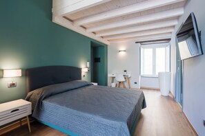 Premium bedding, pillow-top beds, in-room safe, individually decorated - DOMUS XENIA (San Giorgio a Cremano)