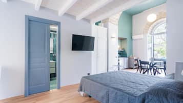 Deluxe Double Room, Garden View (Ischia) | Premium bedding, pillowtop beds, in-room safe, individually decorated