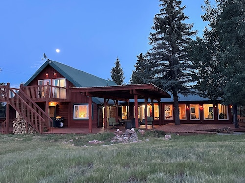 Mount Peale Country Inn and Cabins