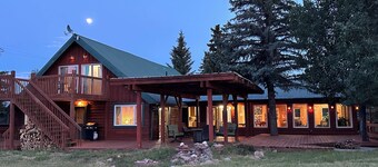 Mount Peale Country Inn and Cabins