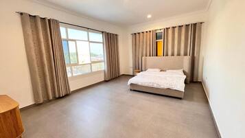 4 bedrooms, WiFi, bed sheets