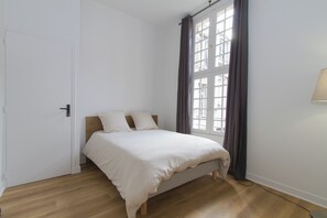 2 室のベッドルーム、アイロン / アイロン台、WiFi、ベッドシーツ