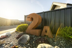 Property grounds - Stay at 2A McHutcheson (Twizel)