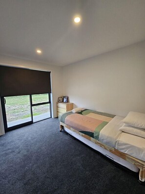 4 bedrooms, free WiFi, bed sheets