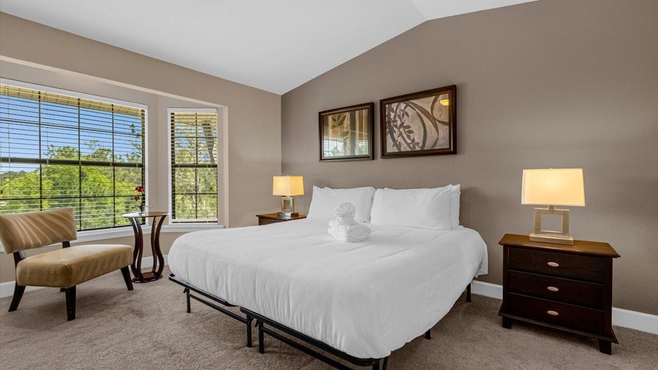 4 bedrooms, desk, laptop workspace, free WiFi