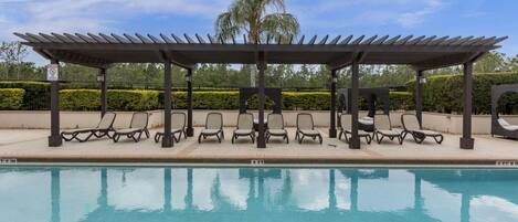 Exercise/lap pool