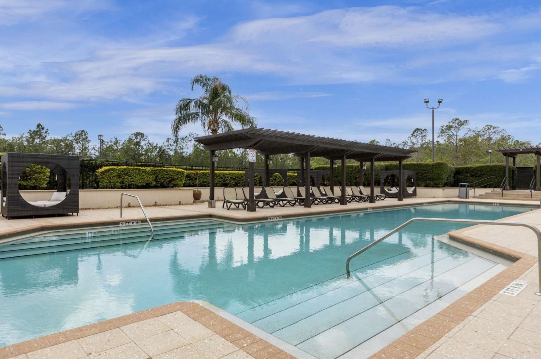 Exercise/lap pool