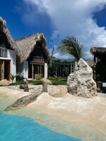 Deluxe Cabin, Pool View | Terrace/patio