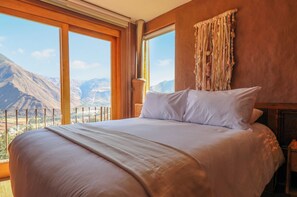 House, 3 Bedrooms (24) | Premium bedding, free WiFi, bed sheets