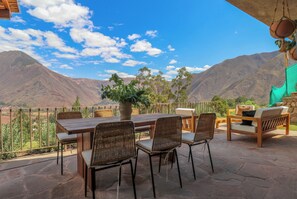 House, 2 Bedrooms (10) | Living area | 40-inch Smart TV with cable channels