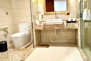 Bathroom - Baili Hotel (Changshan)