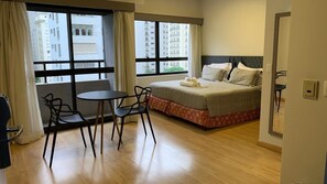 Apartment | 1 bedroom, in-room safe, iron/ironing board, free WiFi