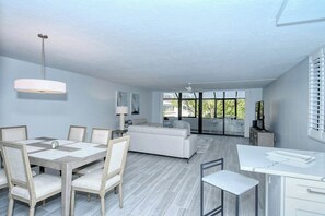 Interior - 1-104 in Sarasota, FL (Sarasota)