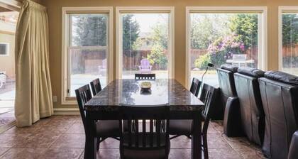 2 Bedroom luxury apartment with full kitchen