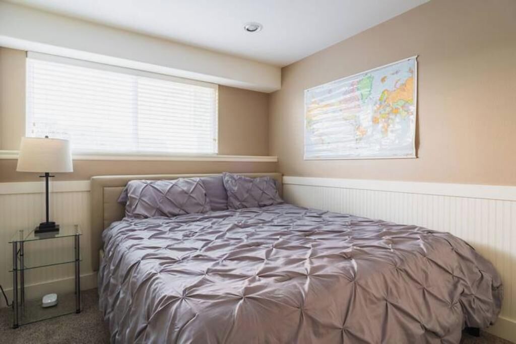 3 soverom, strykejern/-brett og sengetøy