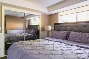 3 habitaciones, tabla de planchar con plancha y ropa de cama 