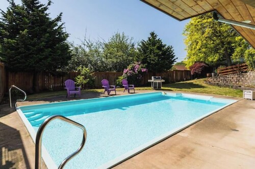 2 Bedroom luxury apartment with full kitchen

