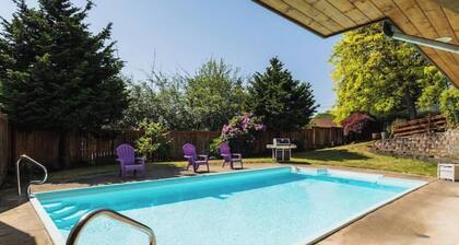 2 Bedroom luxury apartment with full kitchen