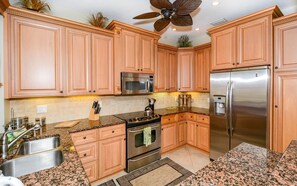 Fridge, microwave, stovetop, dishwasher - 1-403 in Sarasota, FL (Sarasota)