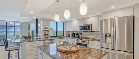 Fridge, microwave, stovetop, dishwasher