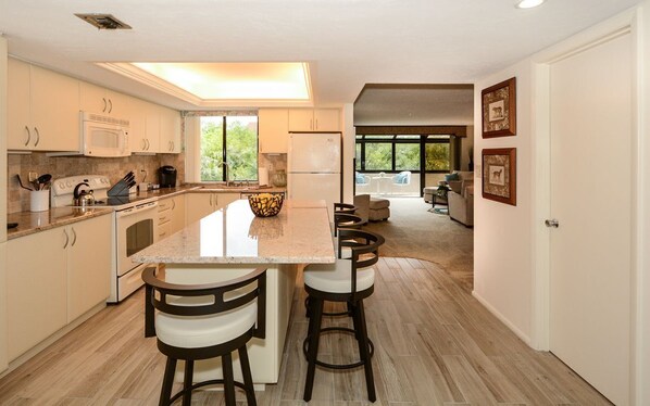 冷蔵庫、電子レンジ、コンロ、食器洗い機