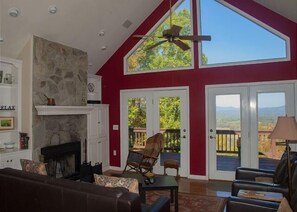 TV, fireplace, video games, books - Sumvue - Hot Tub - 4 bedroom (Blairsville)