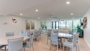 Dining - 5-304 in Sarasota, FL (Sarasota)