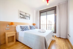 1 slaapkamer, een strijkplank/strijkijzer, gratis wifi, beddengoed