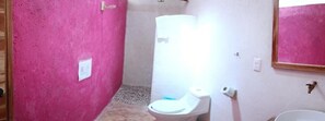Traditional Double Room, Patio, Garden View | Bathroom