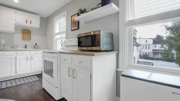Refrigerador, microondas, horno y lavavajillas