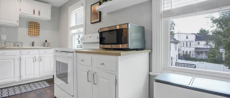 Refrigerador, microondas, horno y lavavajillas