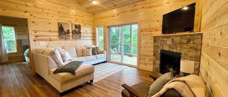 Smart TV y chimenea