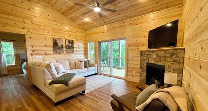 Beautiful Mountain View - Charming 2-bedroom house in Murphy, NC