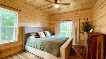 2 bedrooms, WiFi (free), bed sheets