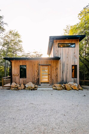 Exterior - The Goldenrod Cabin in Red River Gorge, Goldenrod Cabin in Red River Gorge, KY (Wolfe County)