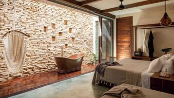 6 soverom, safe på rommet, strykejern/-brett og reiseseng for barn