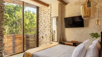 6 間睡房、房內夾萬、熨斗/熨衫板、可攜式嬰兒床