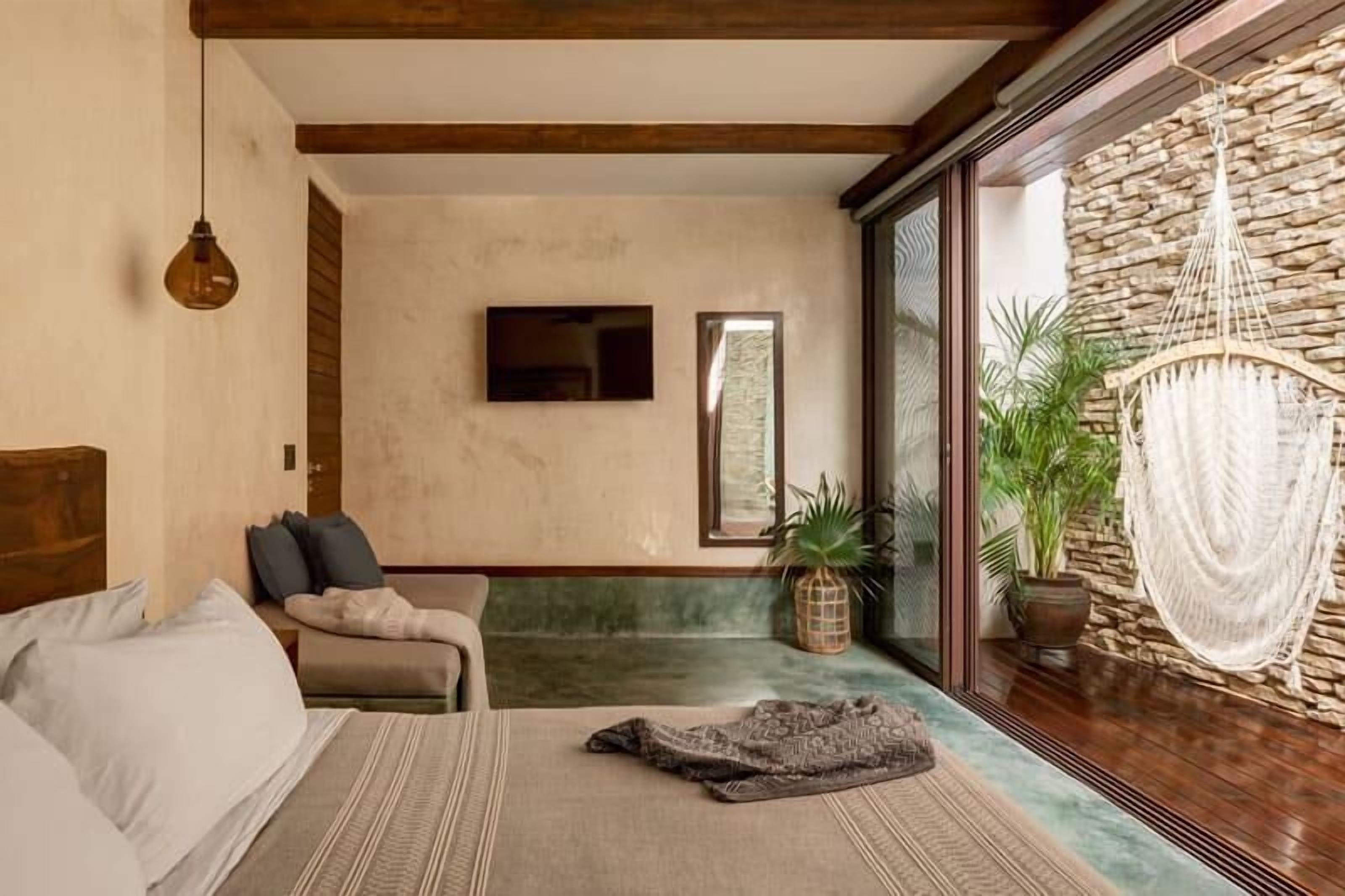 6 bedrooms, WiFi, bed sheets