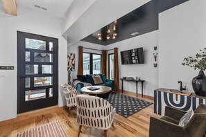 TV, fireplace - Whitefish Slopes / Ski-In/Out, Hot Tub & Rooftop (Whitefish)