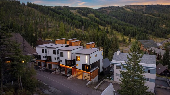 Exterior - Whitefish Slopes / Ski-In/Out, Hot Tub & Rooftop (Whitefish)