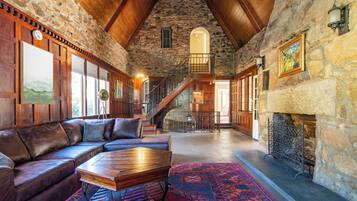 Comfort House | Living area | TV