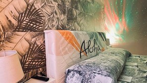 2 bedrooms, desk, iron/ironing board, WiFi