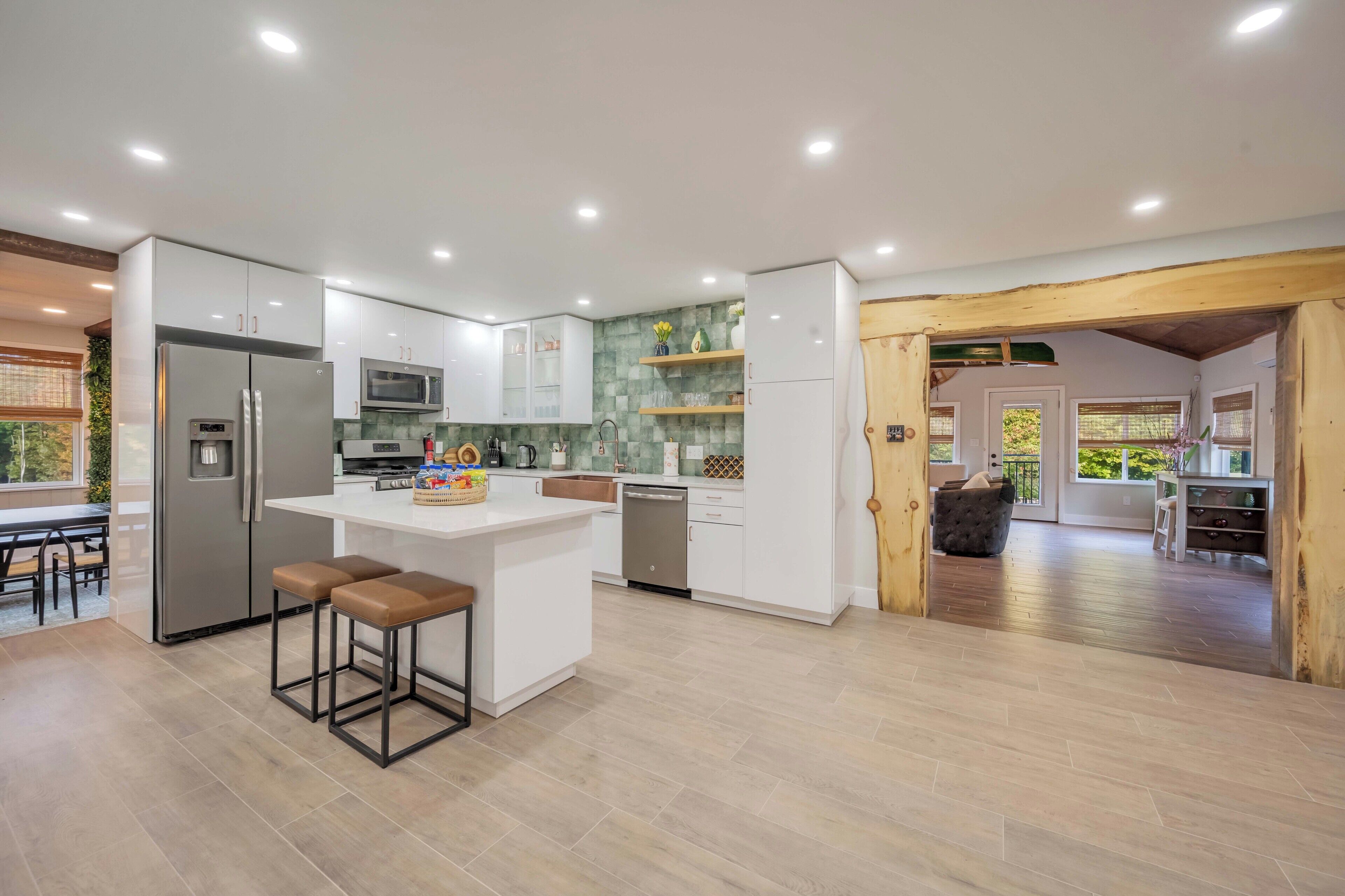 ثلاجة، ميكروويف، فرن، موقد طهي مسطح