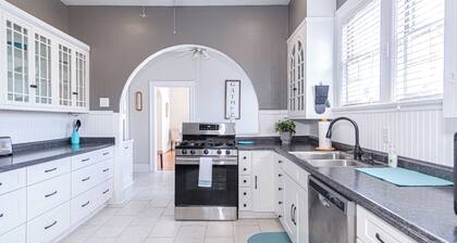 Historic Lakebottom Park Charm