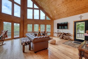 TV, fireplace - Mina at Notting Hill Pool Table (Young Harris)