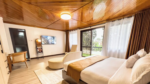 In-room safe, desk, laptop workspace, iron/ironing board - Lumina Suites Gigiri (Nairobi)