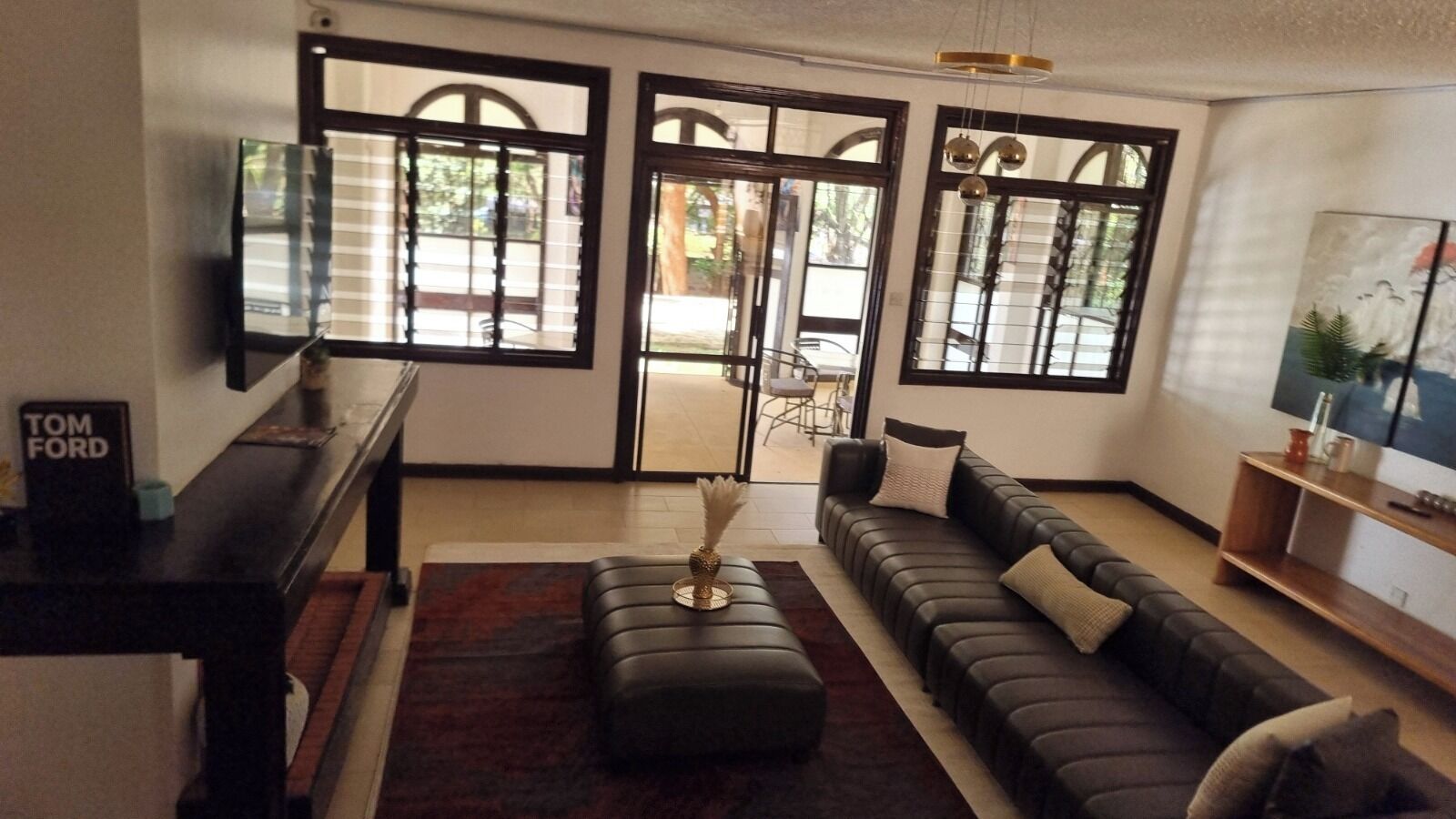 55-cm Smart TV with digital channels